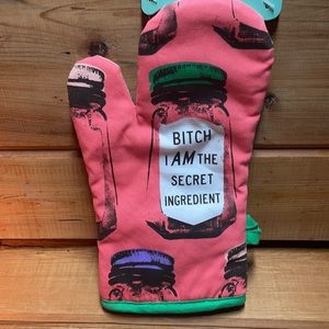 Blue Q - Sarcastic Oven Mitt (NWT)
